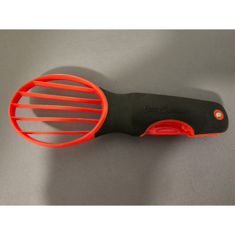 Betty Crocker Flip Blade Avocado Tool 4-in-1 Slicer Pitter Scoop - 6-1/2"